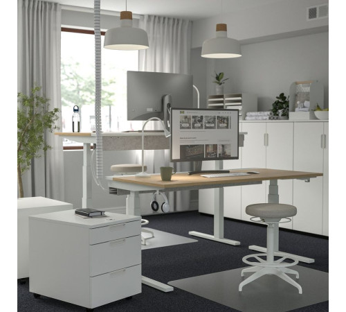 Biurko z regulacją wysokości, elektryczny okl dęb/biały MITTZON 995.302.65