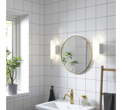 Зеркало, золотистого цвета LINDBYN 506.002.93