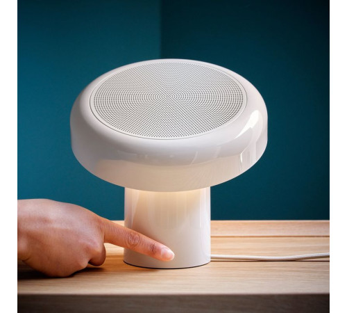 Лампа со встроенным Bluetooth-динамиком, бежевая BLOMPRAKT 505.981.48