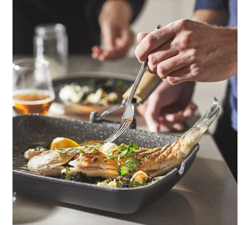 Patelnia grill., powłoka zapobiegająca przywieraniu czarny HUSKNUT 505.835.52
