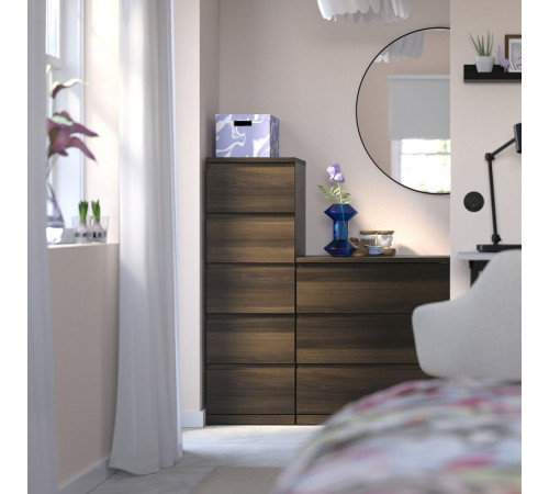 Komoda, 5 szuflad, ciemnobrązowy/imit. dębu STORKLINTA 606.275.55