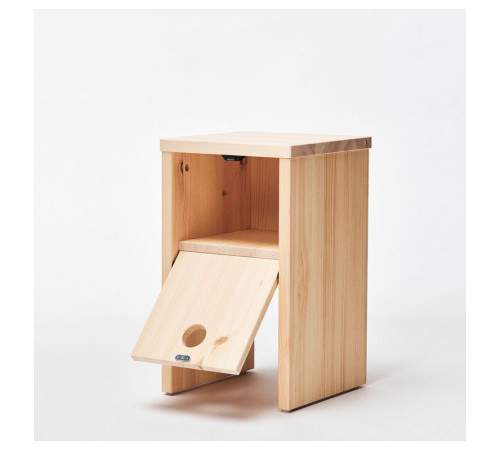 Stolik nocny, sosna z drzwiami uchylnymi IKEA PS 2026 606.199.42