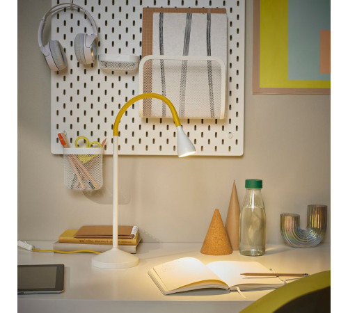 Lampka na biurko LED, żółty/biały NÄVLINGE 805.747.11