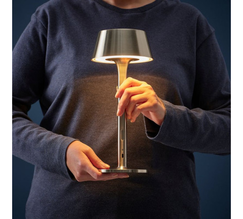 Przenośna lampa LED, na baterie można przyciemniać/niklowano na zewnątrz AVHÅLL 606.141.43
