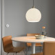 Żarówka LED E27 470 lumenów, kula opalowa biel SOLHETTA 505.914.82